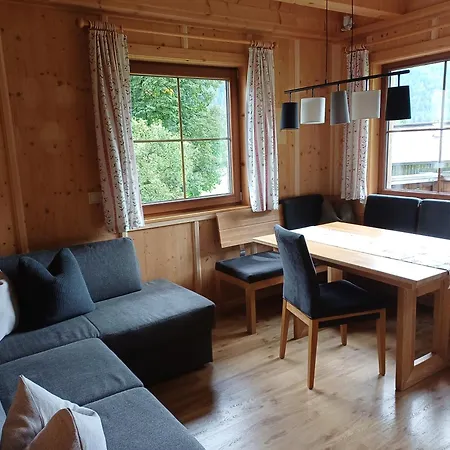 Hinterwinkl Apartman *